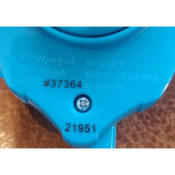 2011 Hasbro Tomy Beyblades Red Blue Green Orange Spinning Toys Collectibles - Picture 8 of 16